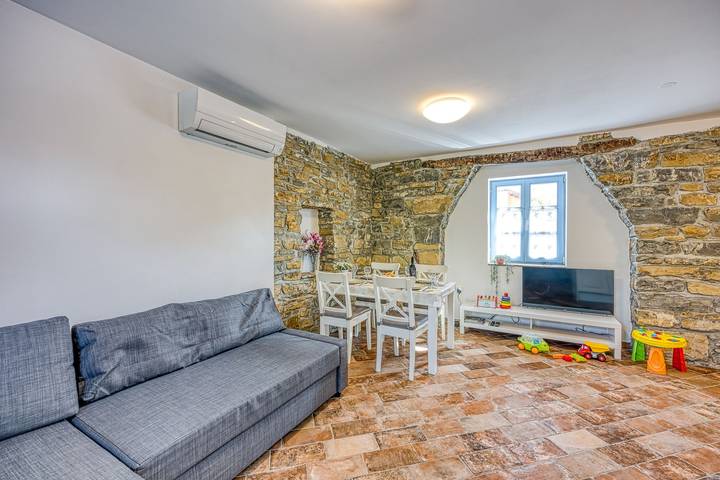 Gîte pour 4 personnes, avec terrasse et sauna, adapté aux familles à Koper - 3