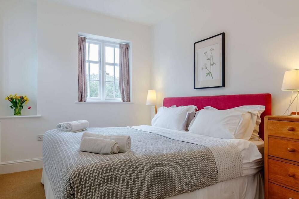 4 Bed in Bridport (oc-dc083) in West Bay, Dorset