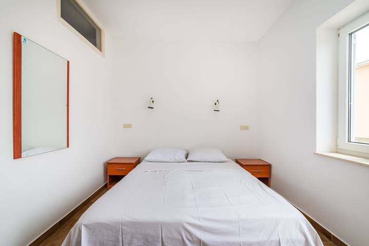 Zimmer für 2 Personen, mit Balkon/Terrasse und Meerblick in Novalja - 4