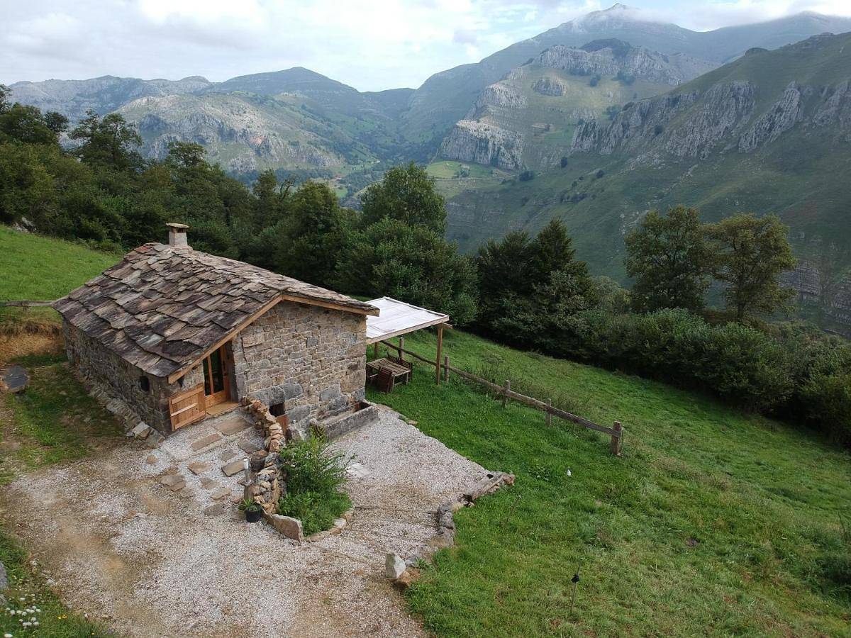 Cabañas con Encanto in San Roque de Riomiera, Valle del Miera