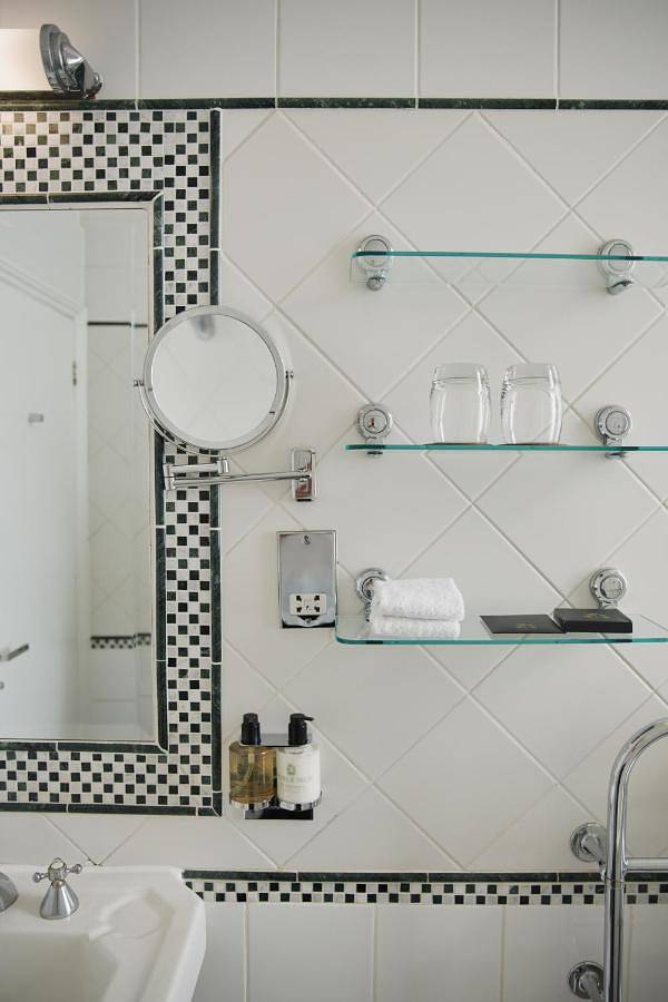 Hôtel pour 2 personnes, avec jacuzzi et terrasse ainsi que sauna et piscine dans Saint-Hélier - 3