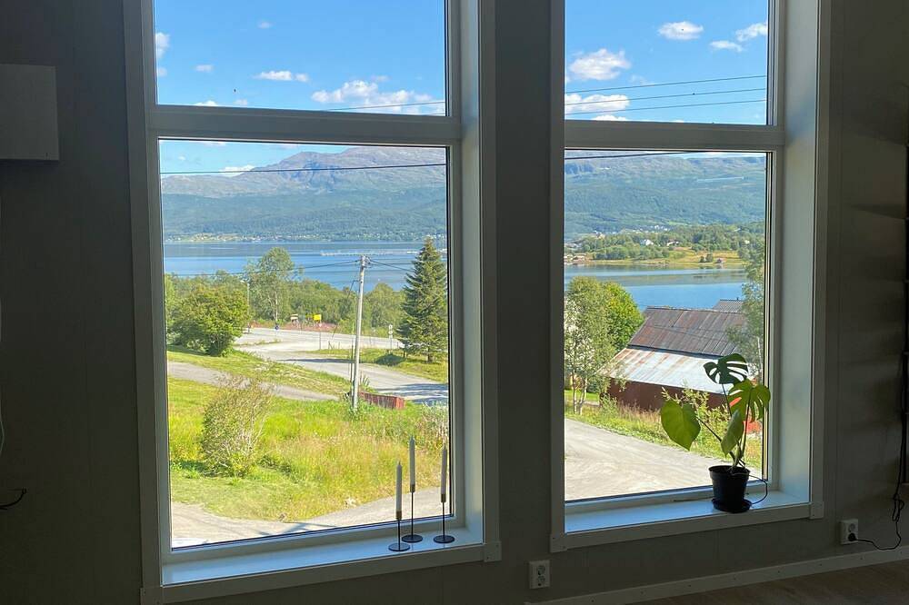 Ganze Wohnung, New, spacious apartment in Senja, Lenvik