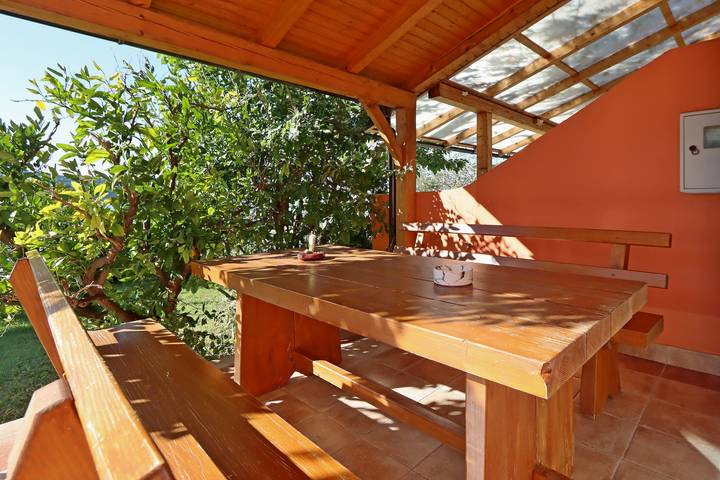 Ferienhaus mit Meerblick für 6 Personen, mit Balkon/Terrasse in Barbat na Rabu