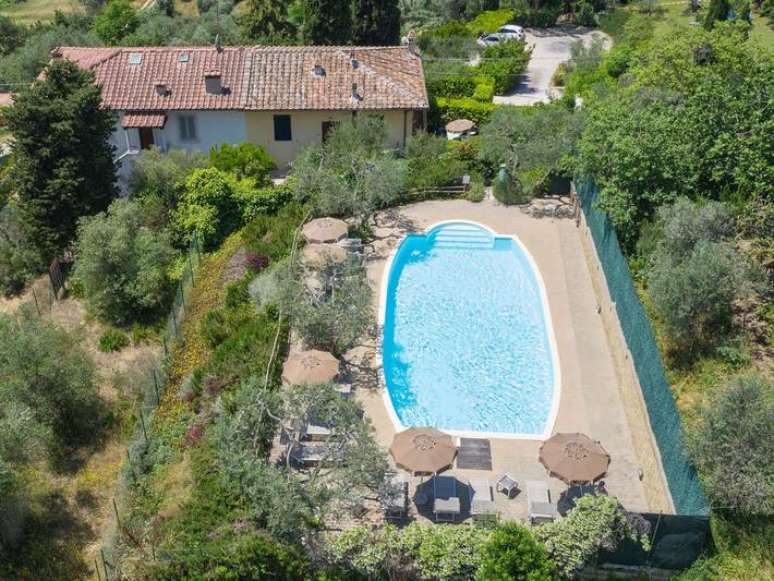 Gîte pour 4 personnes, avec piscine et jardin à Poggibonsi