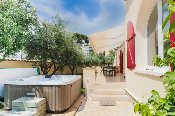 Villa pour 6 personnes, avec jardin ainsi que jacuzzi et terrasse dans Cap d’Antibes - 2