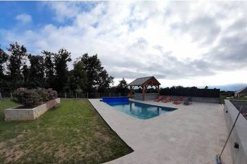 Gîte pour 4 personnes, avec piscine et jardin à Sainte-Féréole
