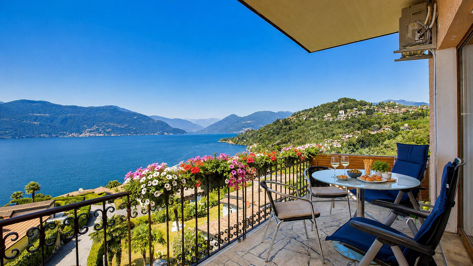 Ganze Wohnung, Parco Belmonte: Vista Fantastica in Spiagga Tri Sgaritt, Brezzo di Bedero