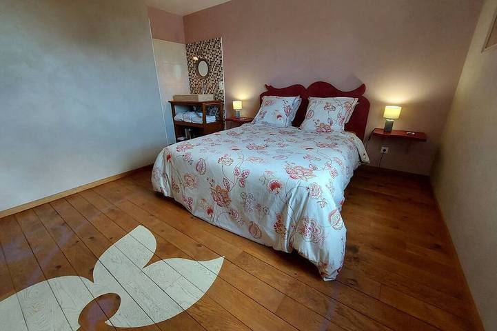 Gîte pour 4 personnes, avec terrasse ainsi que jardin et jacuzzi à Ménil - 2