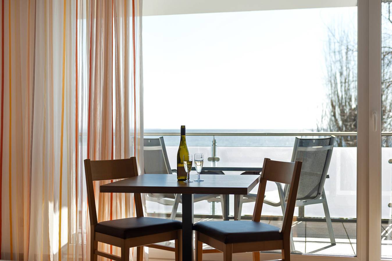 Ganze Wohnung, Appartement Typ A1 2 Og Nr 22, 36 qm für 1-3 Personen max. 2 Erwachsene + 1 Kind bis 2 Jahre in Immenstaad, Immenstaad am Bodensee