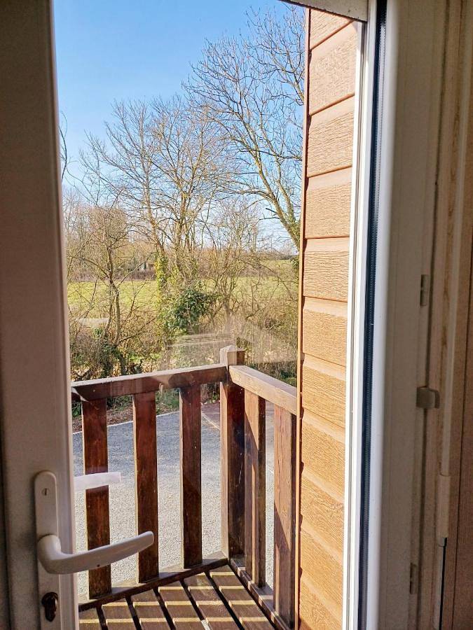 Appartement entier, One-Bedroom Apartment in Fresville, Côte de la Déroute