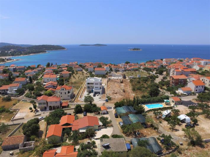 Location de vacances pour 5 personnes, avec terrasse et jardin, animaux acceptés à Rogoznica - 4