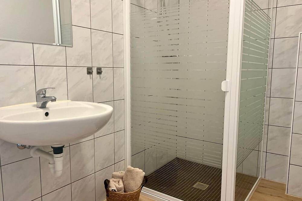 Projekt- und Teamunterkunft in Oberhausen-Rheinhausen für bis zu 15 Personen in Oberhausen-Rheinhausen, Rheinebene