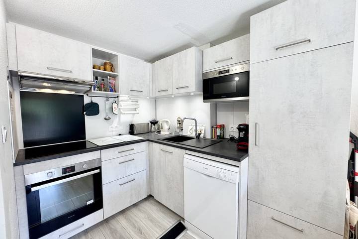 Gîte pour 5 personnes, avec sauna et terrasse dans Kerjouanno - 2