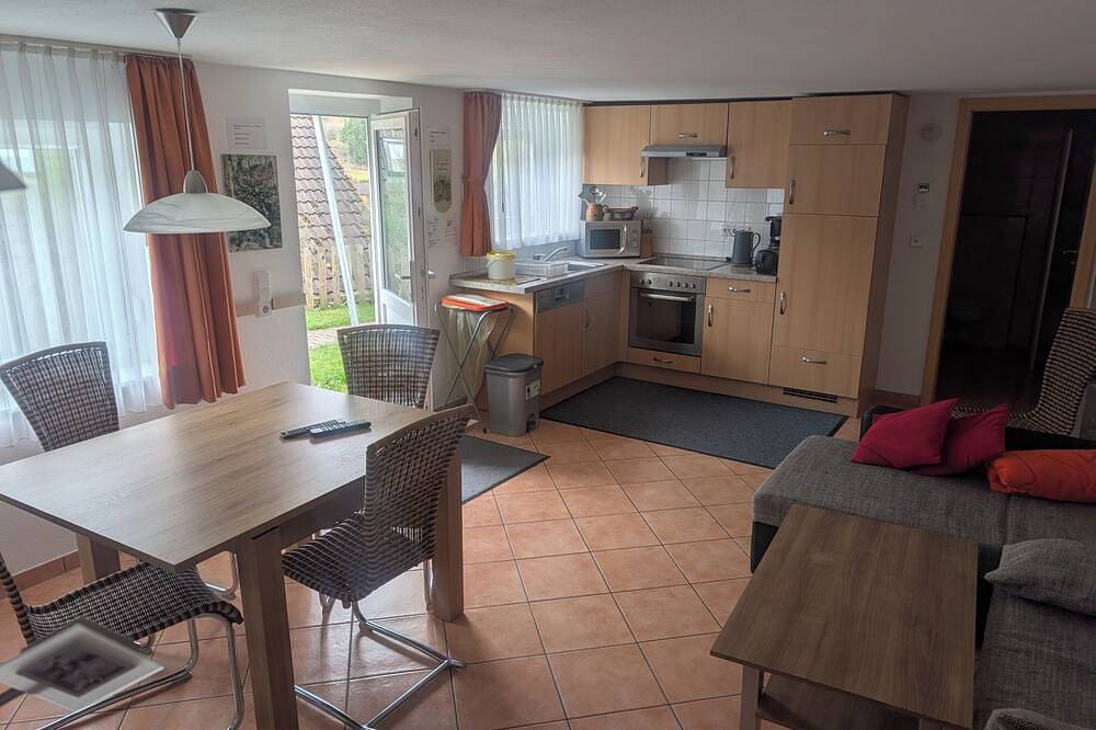 Geheel appartement, Sonneck vacation apartment for 4 people with direct access to the garden. in Feldberg (Schwarzwald), Feldberg