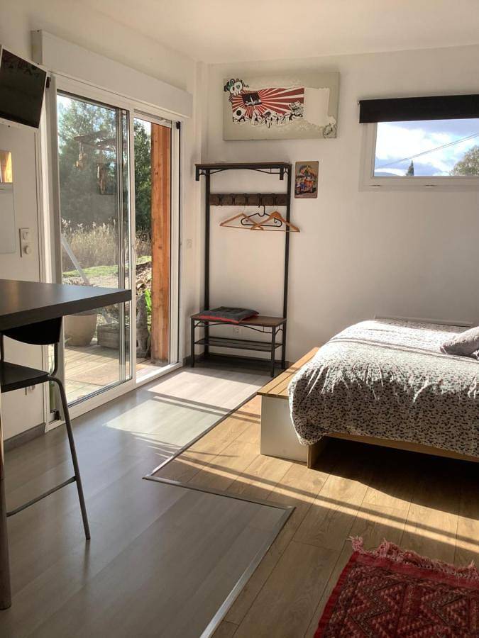 Gîte pour 2 personnes, avec vue et jardin à Saint-Martin-de-l'Arçon - 3