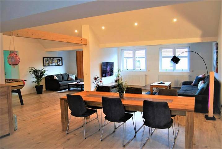 Ferienwohnung für 12 Personen, mit Balkon und Terrasse sowie Ausblick in Friesenheim