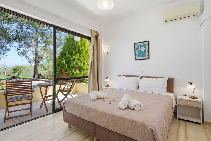 Holiday apartment for 4 people, with Balcony and Garden in Corfu