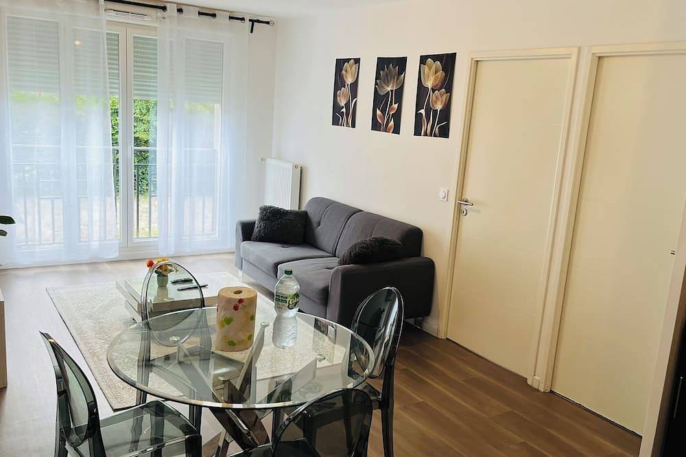 Apartamento entero, New 2-room apartment in Plaisir, near Versailles and Paris in Plaisir, Yvelines