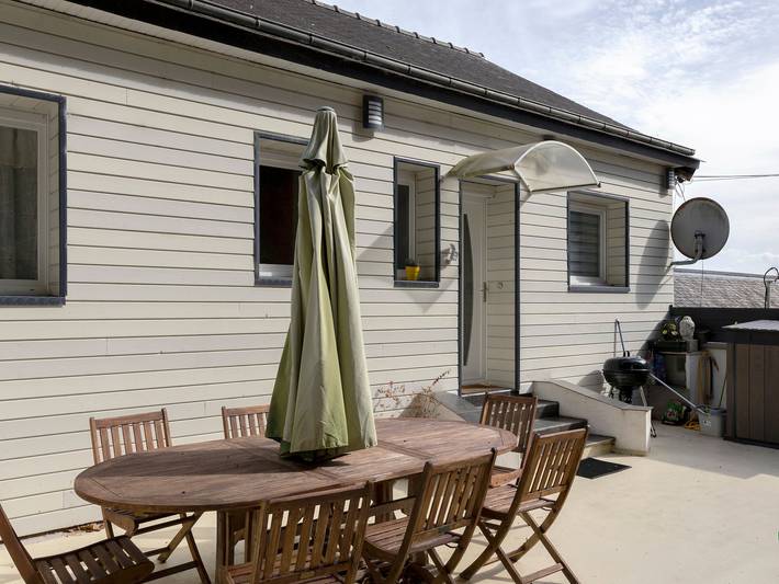Duplex 'Vue Mer & Ping-Pong/Billard' with Private Terrace and Wi-Fi, 5 min from Port