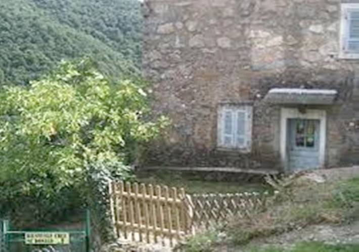 Location de vacances pour 8 personnes, avec jardin à Zévaco