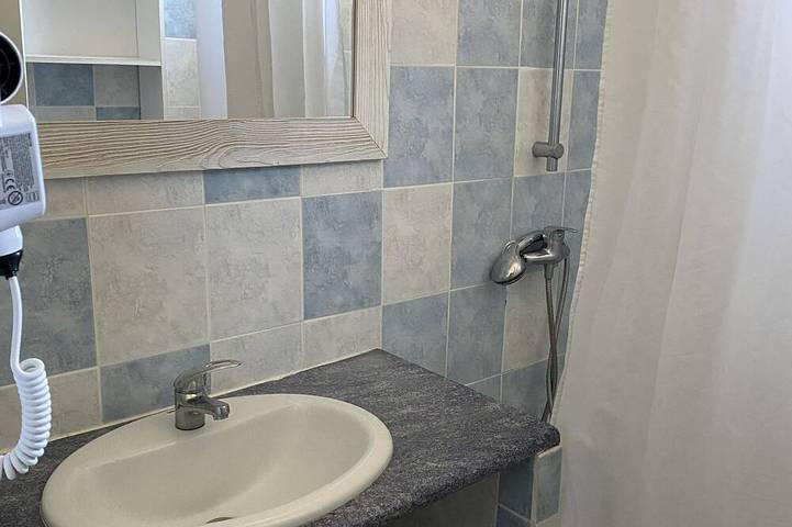 Entire apartment, N°16-Apartment-Ensuite with Shower-Sea view in Favone, Sari-Solenzara