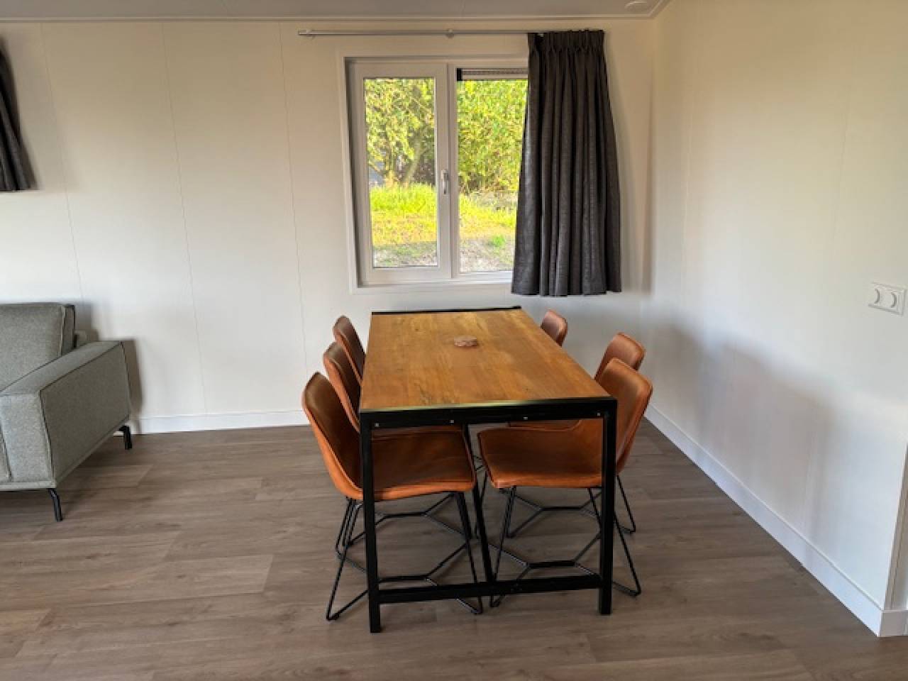 Geräumiges 6-Personen-Chalet mit Terrasse in der Nähe des Naturschutzgebietes Weerribben in Nationalpark Weerribben-Wieden