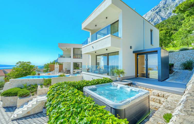 Ferienhaus für 8 Personen, mit Pool und Terrasse sowie Sauna und Whirlpool