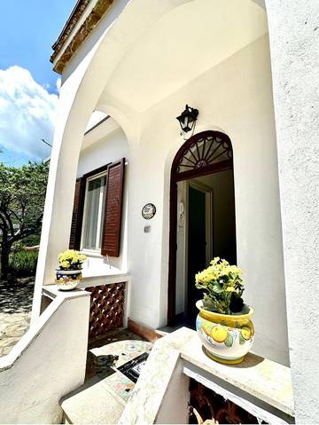 Location de vacances pour 3 personnes, avec vue et jardin à Ravello