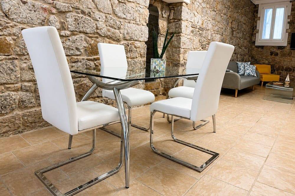 Ganze Wohnung, Maison Tabarka: Comfort and Design Suites in the Historic Center of Carloforte in Carloforte, Sulcis Iglesiente