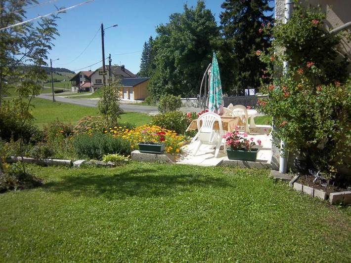 Gîte pour 6 personnes, avec jardin à Lajoux - 3