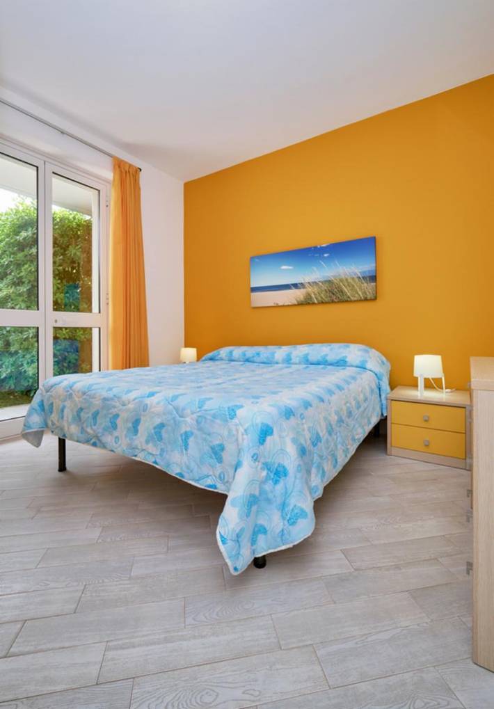 Entire apartment, Maestrale, holiday home with garden 100 meters from the sea in Dolcevita Beach, Ragusa