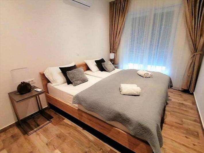 Ferienwohnung für 4 Personen, mit Balkon/Terrasse und Pool - 1
