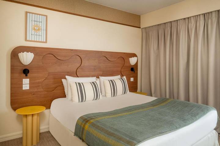 Hôtel pour 2 personnes, avec vue et balcon dans Casino Des Atlantes Les Sables - 3