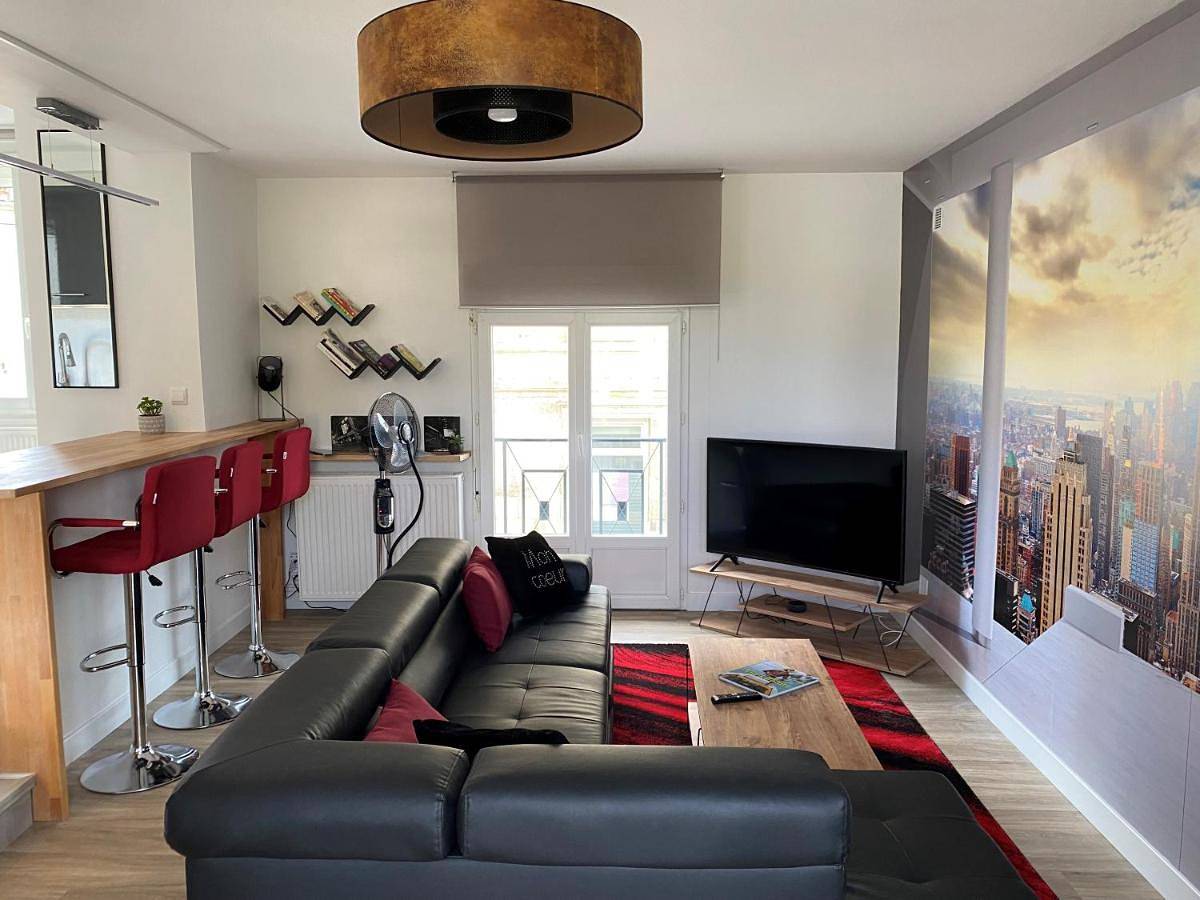 Appartement entier, One-Bedroom Apartment in La Roche-Chalais, Dordogne