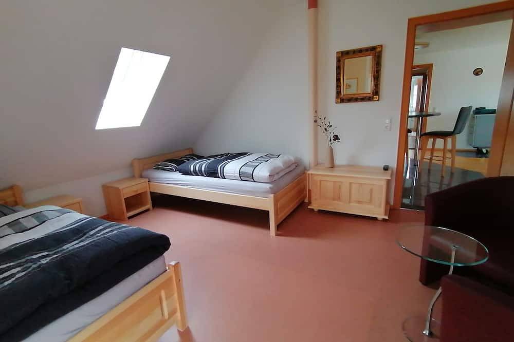 Ganze Wohnung, Ferienwohnung Dorfzauber mit Kirchblick in dem Dörfchen Joshofen in Neuburg an der Donau, Romantische Straße