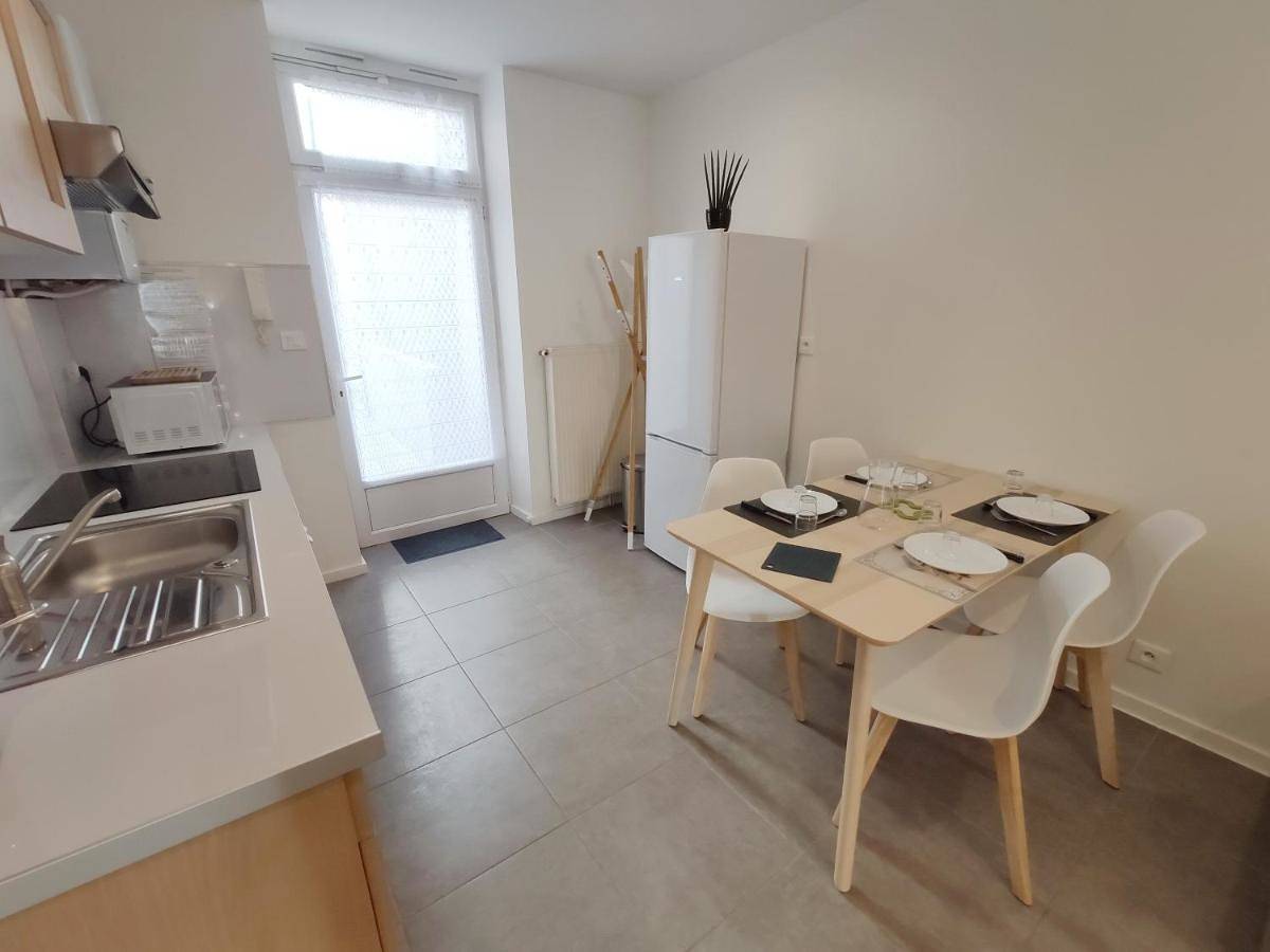 Appartement entier, Two-Bedroom Apartment in Mâcon, Région de Mâcon