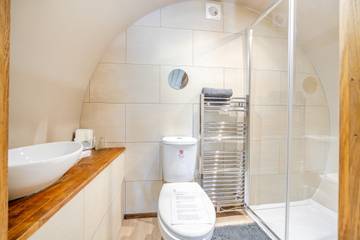 Glamping for 2 People in Minster-on-Sea, Kent, Photo 3
