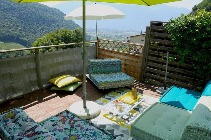 Chambre d’hôte pour 2 personnes, avec vue et terrasse à Aigle