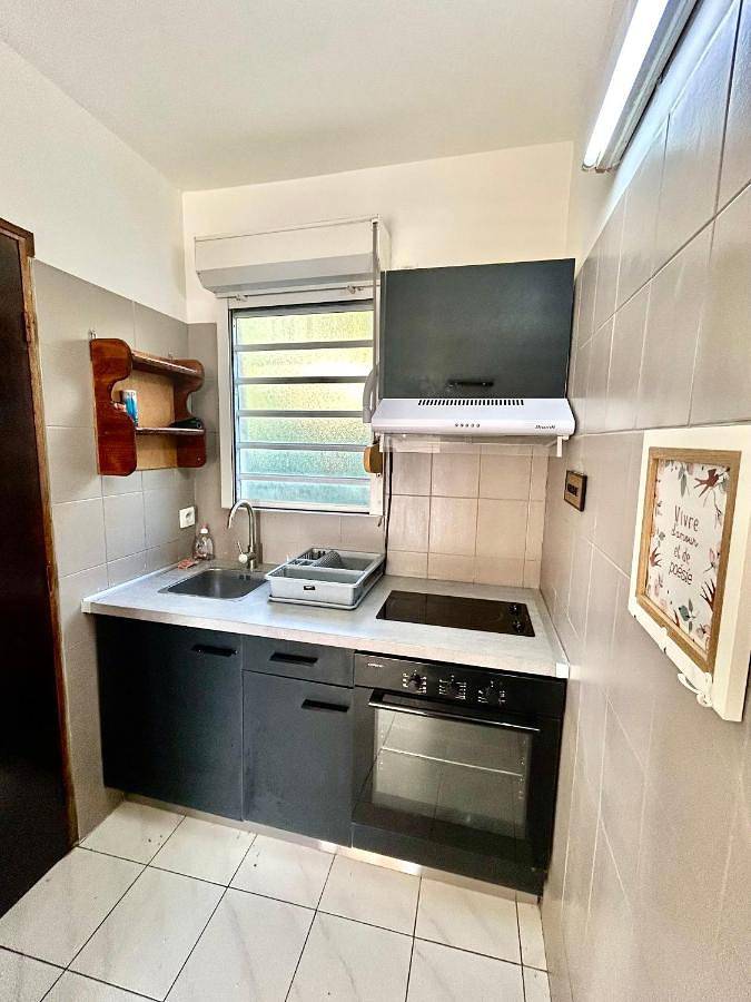 Gîte pour 4 personnes, avec terrasse ainsi que vue et piscine dans Marina du Marin - 4