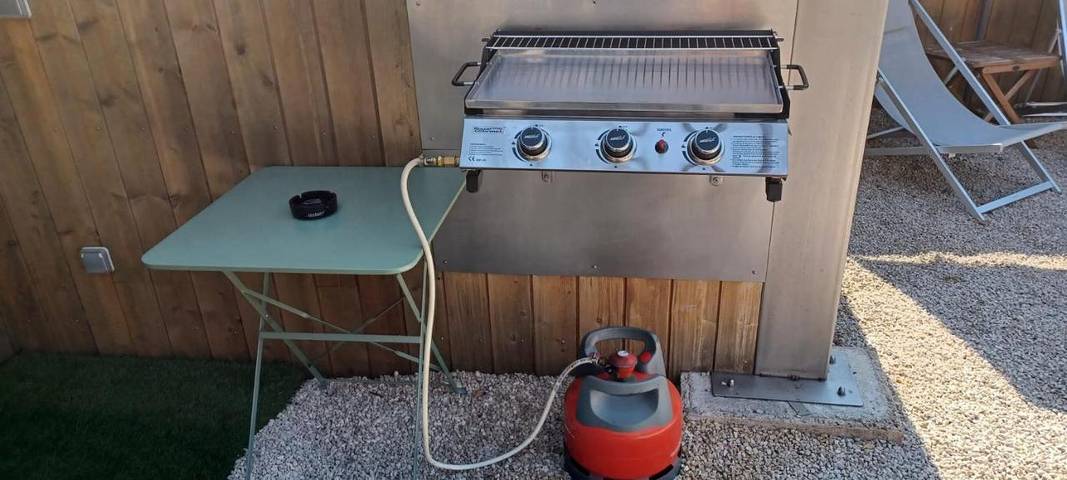 Location de vacances pour 2 personnes, avec vue ainsi que piscine et jardin à Givry - 4