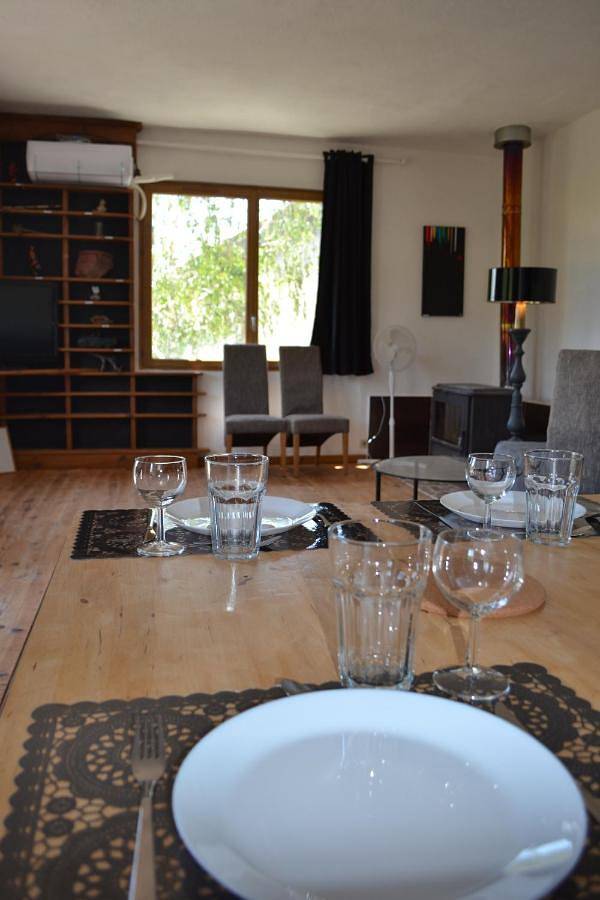 Location de vacances pour 13 personnes, avec piscine ainsi que vue et jardin à Saint-Sébastien-d'Aigrefeuille