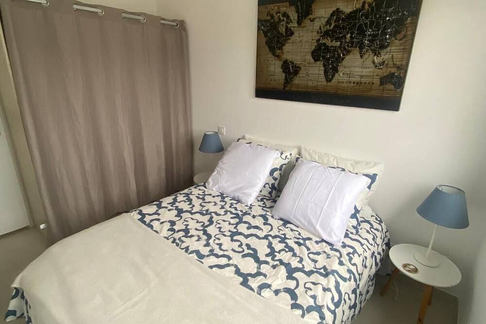 Entire apartment, New apartment T2+mezzanine with pool access in Valergues, Côte d'Améthyste