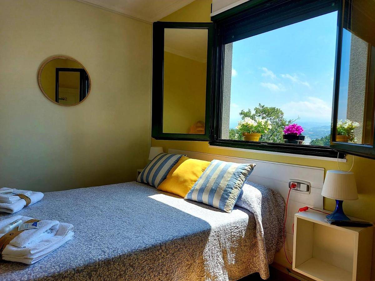 Double Room with Shared Toilet in Sarria, Reserva da Biosfera Ribeira Sacra e Serras do Oribio e Courel