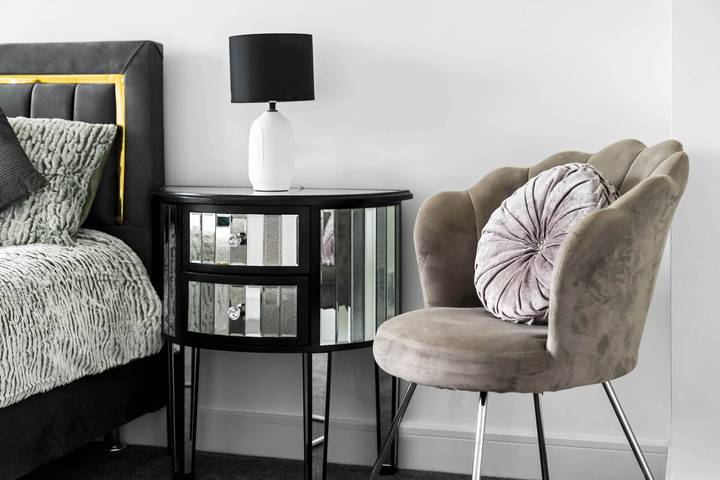 The Rock, Solihull Retreat Birmingham Airport in Solihull, Birmingham Area