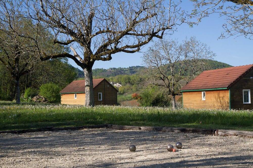 3 Chalets calme en pleine campagne corrézienne à Collonges la rouge in Collonges-la-Rouge, Région de Brive-la-Gaillarde