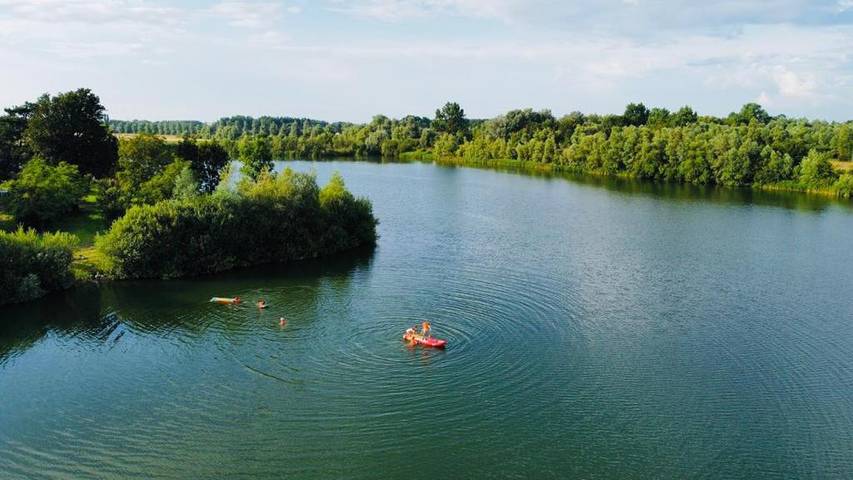Maison de vacances pour 15 personnes, avec Balcon et Terrasse ainsi que Jardin et Vue sur le lac