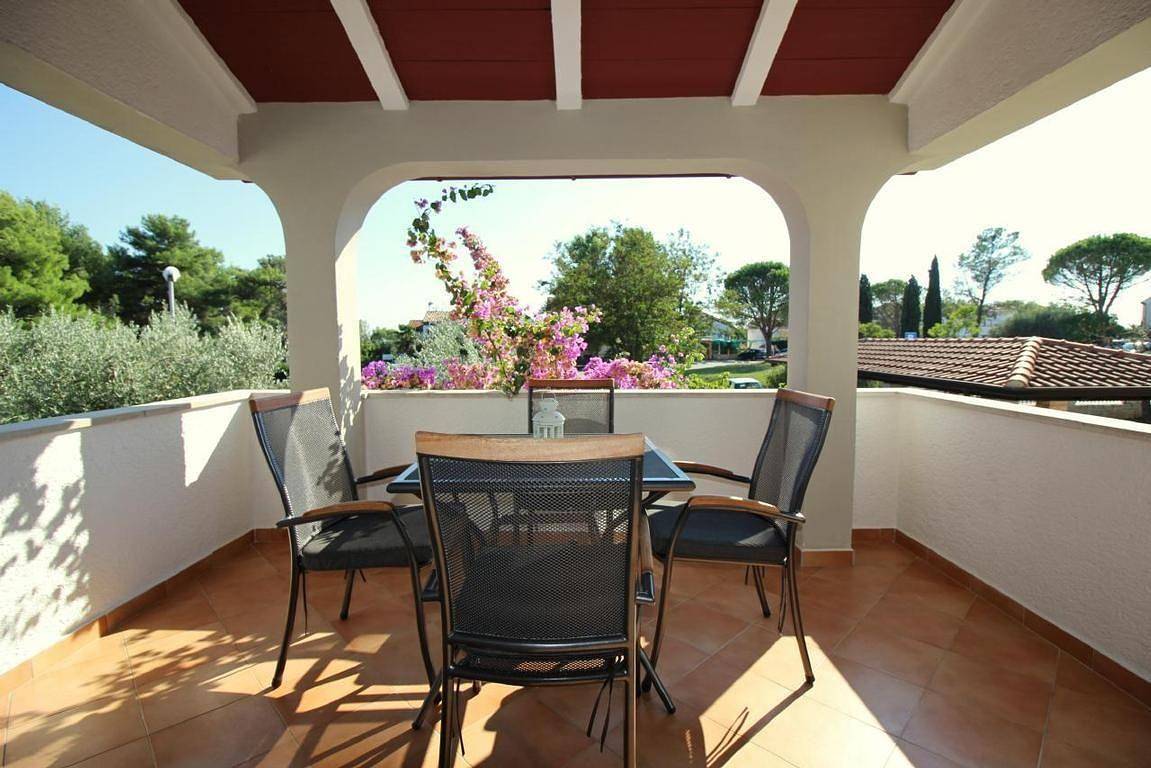 Ganze Ferienwohnung, Wohnung Samara mit überdachte Balkon in Strandnähe in Poreč, Porec und Umgebung