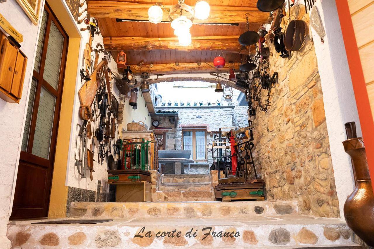 Ganze Wohnung, La Corte di Franco - 4 appartamenti lago Lugano in Brusimpiano, Brusimpiano Gemeinde