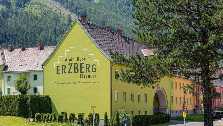 Ferienwohnung für 4 Personen, mit Balkon und Whirlpool sowie Garten, mit Haustier in Eisenerz