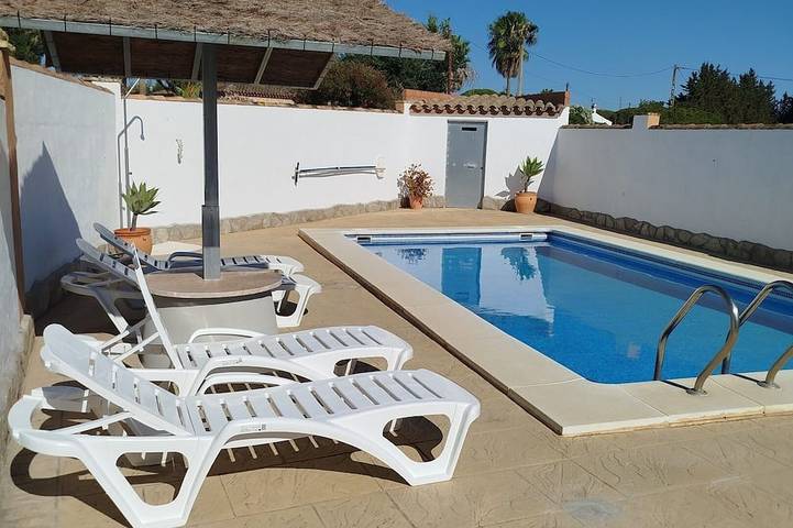 Chalet für 4 Personen, mit Pool und Garten in Conil de la Frontera
